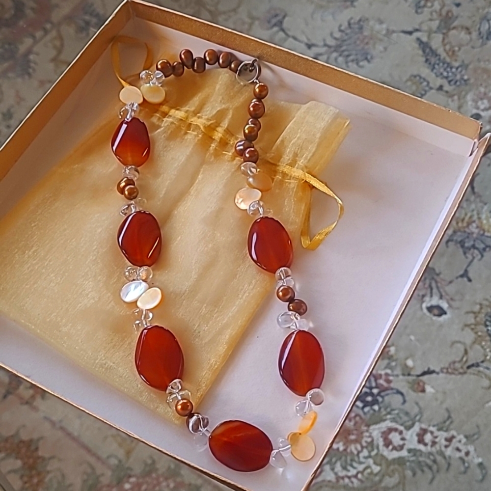 Amber and mother of pearl beaded necklace